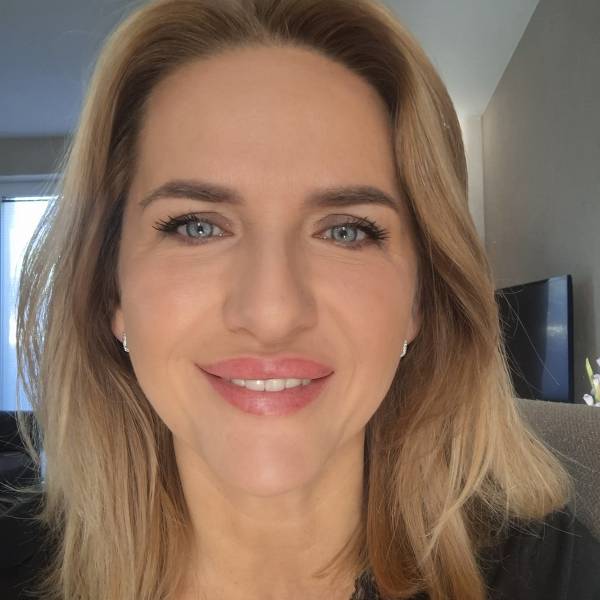 modelka s ID 0102F5XE24 p021