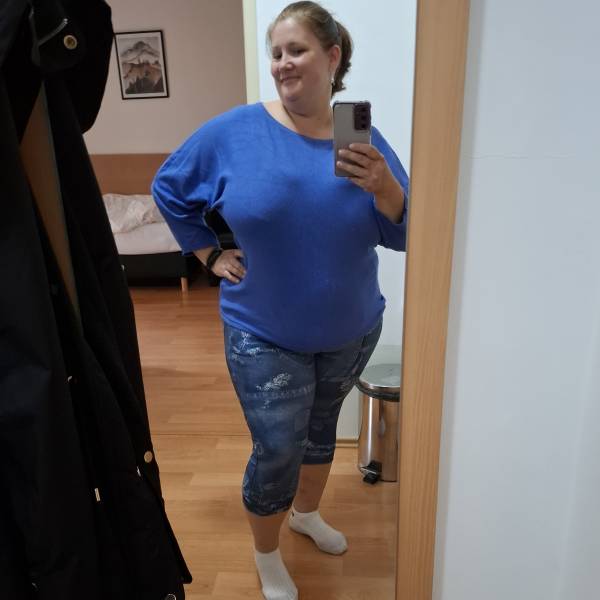 modelka s ID 0102F6KTN7 p031