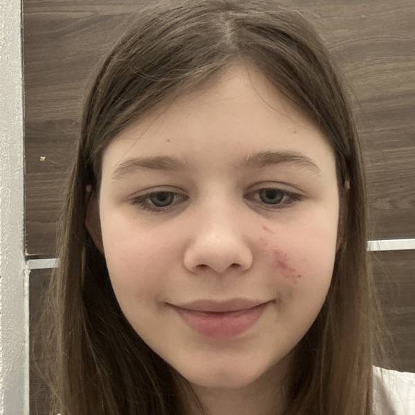 modelka s ID 0102F8TK3C p021