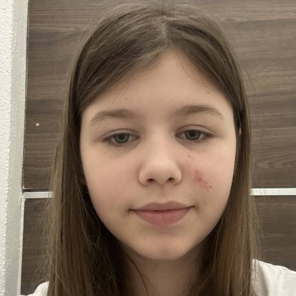 modelka s ID 0102F8TK3C p031