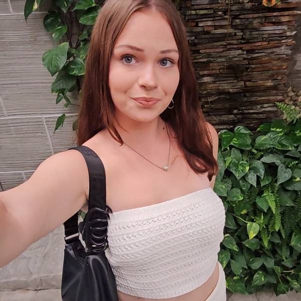 modelka s ID 0102FCMZ01 p021