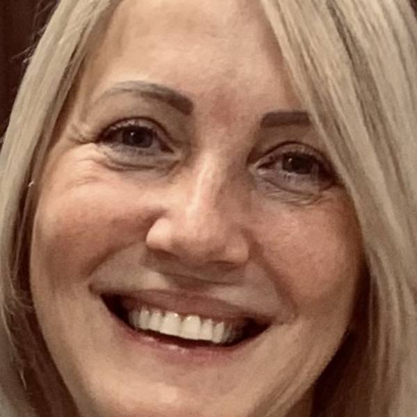 modelka s ID 0102FH9DYV p021