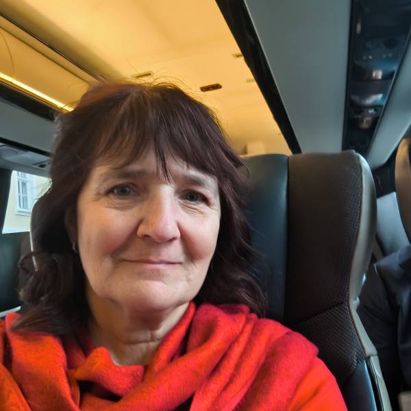 modelka s ID 0102FICMUB p021