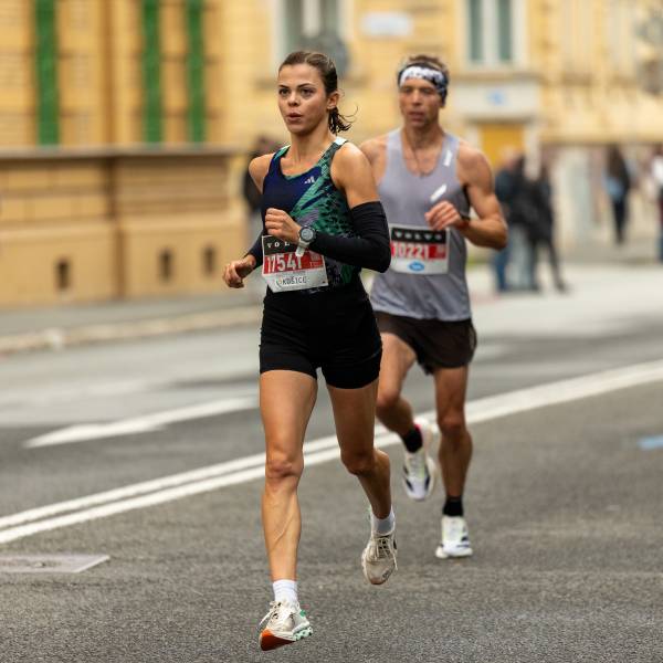 modelka s ID 0102FO9RH3 p031