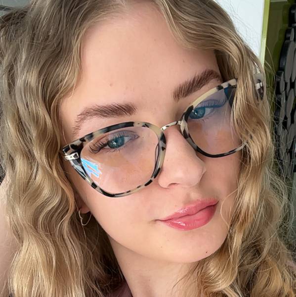 modelka s ID 0102FPHXXD p021