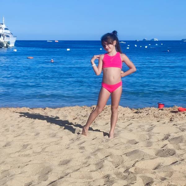 modelka s ID 0102FR0KE5 p031