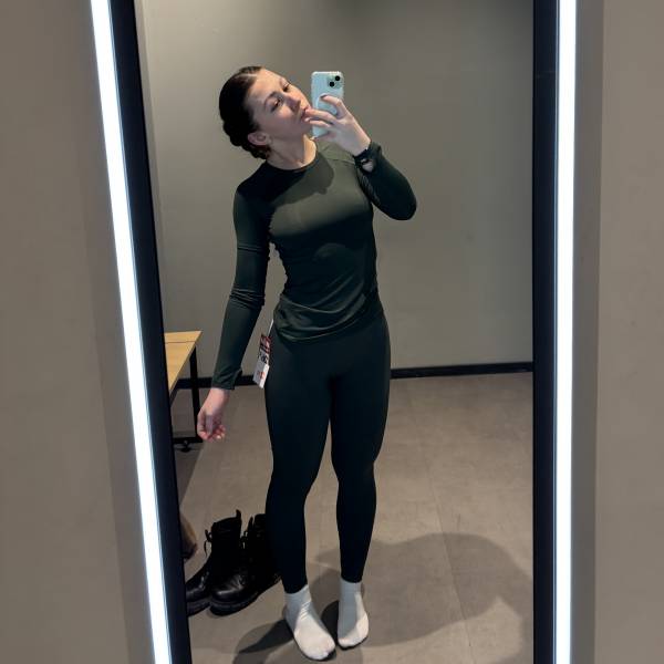 modelka s ID 0102FXHPE5 p031