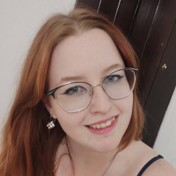 modelka s ID 0102FY9RQS p021