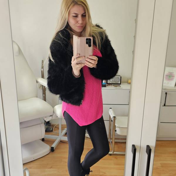 modelka s ID 0102FZOX43 p031