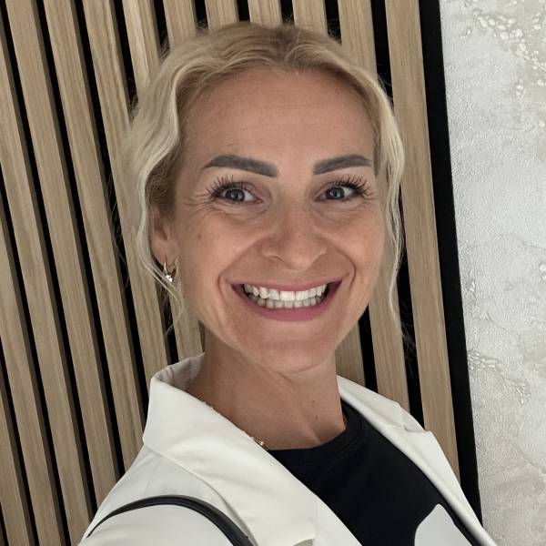 modelka s ID 0102G3RQYP p021