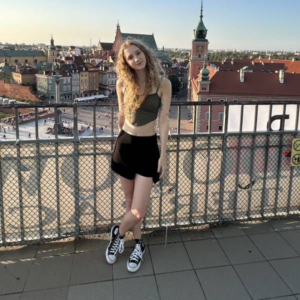 modelka s ID 0102G4LG4V p031