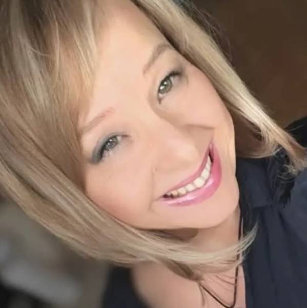 modelka s ID 0102G4SBOA p021