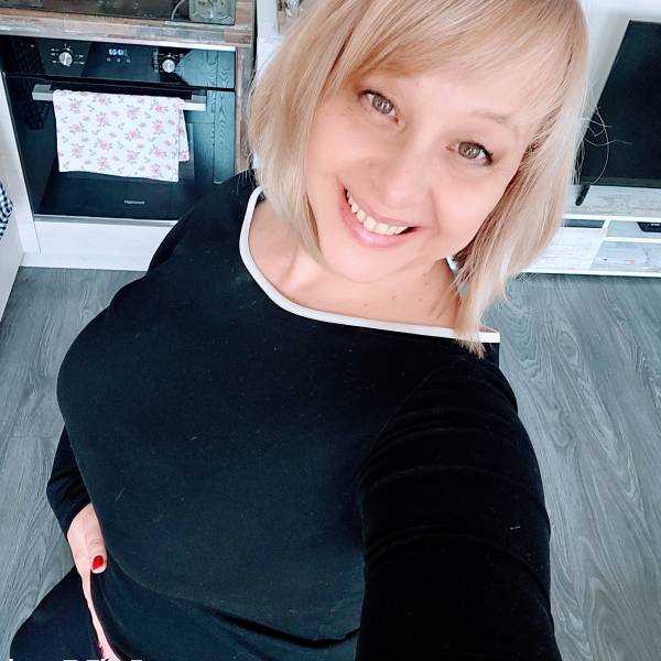 modelka s ID 0102G4SBOA p031