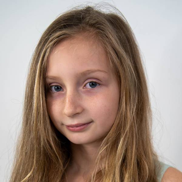 modelka s ID 0102G5YO77 p021