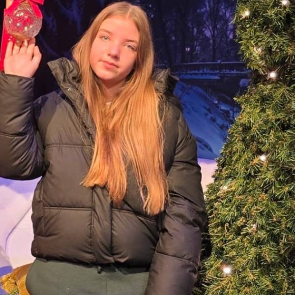 modelka s ID 0102G874M0 p031