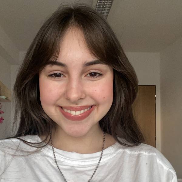 modelka s ID 0102GKR69G p021