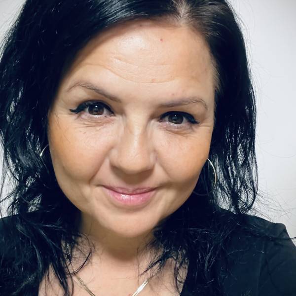 modelka s ID 0102GMSIS9 p021