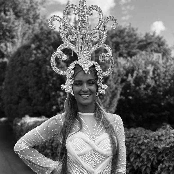 modelka s ID 0102GOB9G9 p021