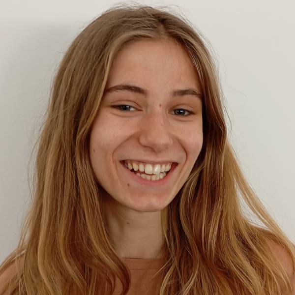 modelka s ID 0102GSQH5W p021