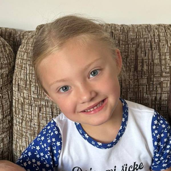 modelka s ID 0102H0RL37 p021