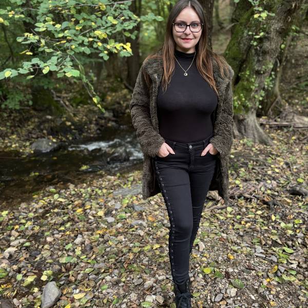 modelka s ID 0102H3VTON p031