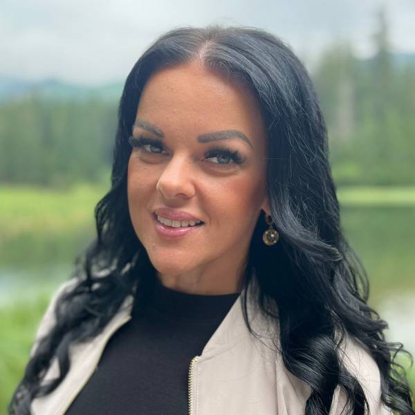 modelka s ID 0102HFIUBR p021