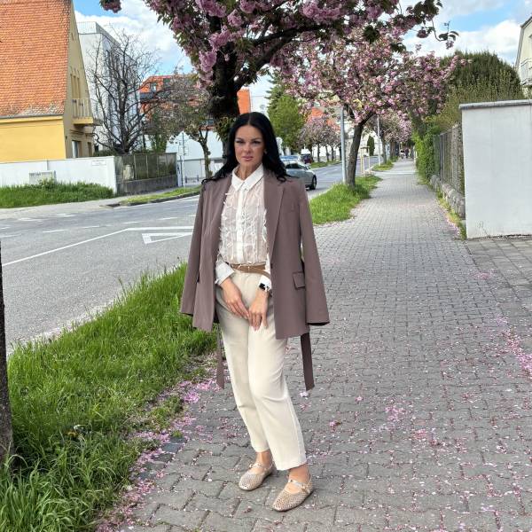 modelka s ID 0102HFIUBR p031