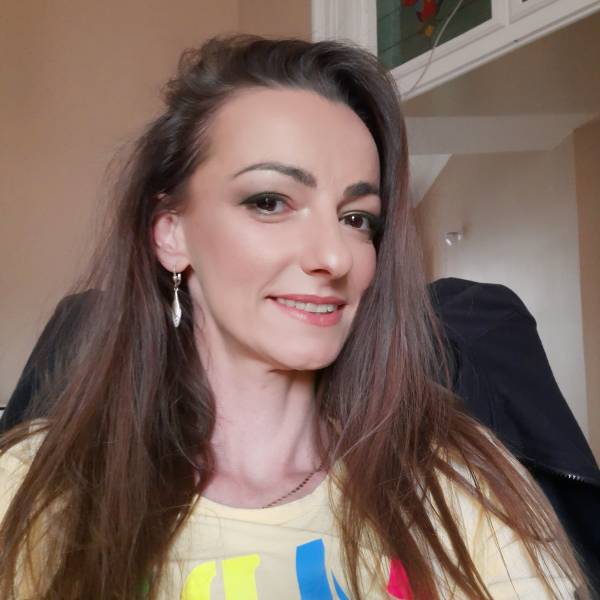 modelka s ID 0102HFLXPF p021