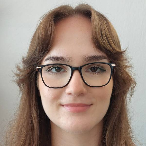 modelka s ID 0102HGZ5D2 p021