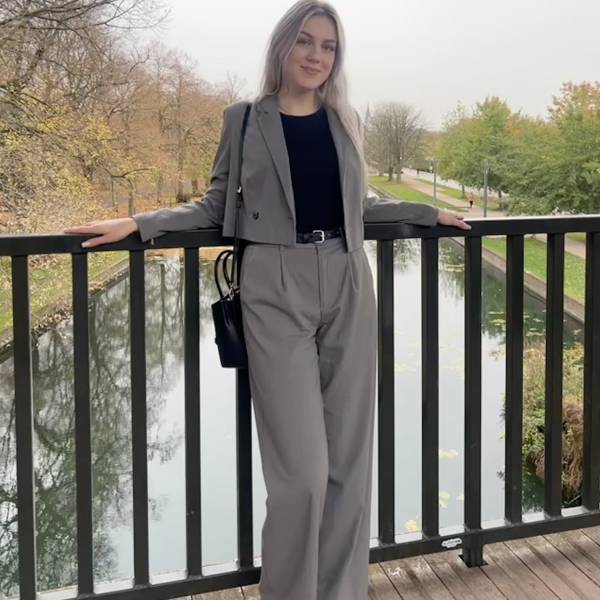 modelka s ID 0102HI0JXD p031