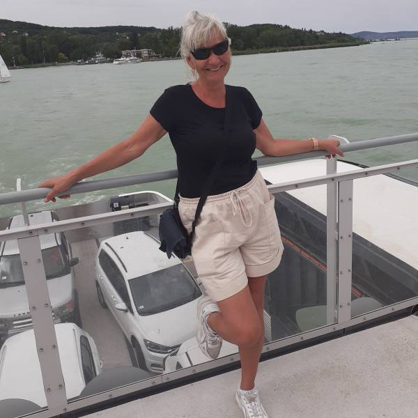 modelka s ID 0102HI2B67 p031