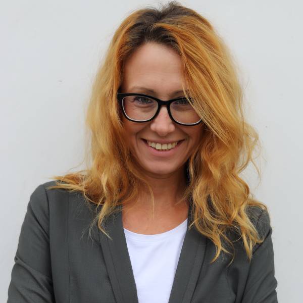 modelka s ID 0102HP8C9J p021