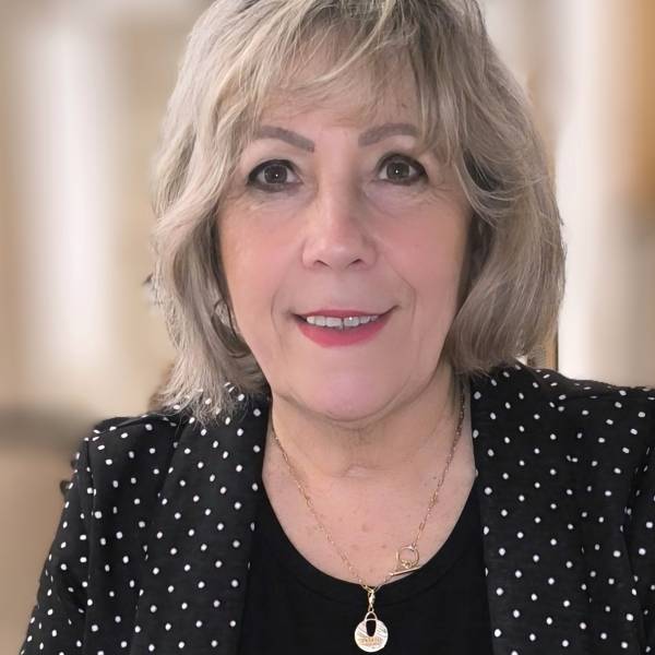 modelka s ID 0102HPT6QA p021