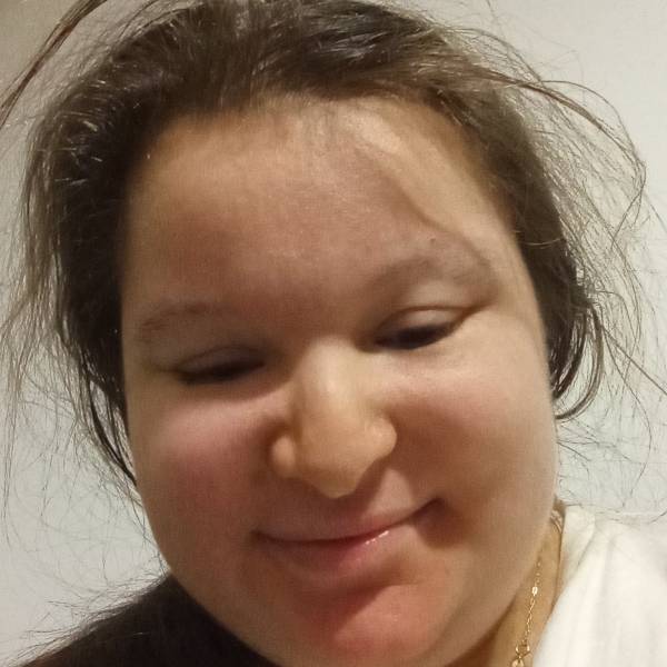 modelka s ID 0102HQG9N2 p021