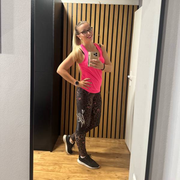 modelka s ID 0102HSY1LW p031