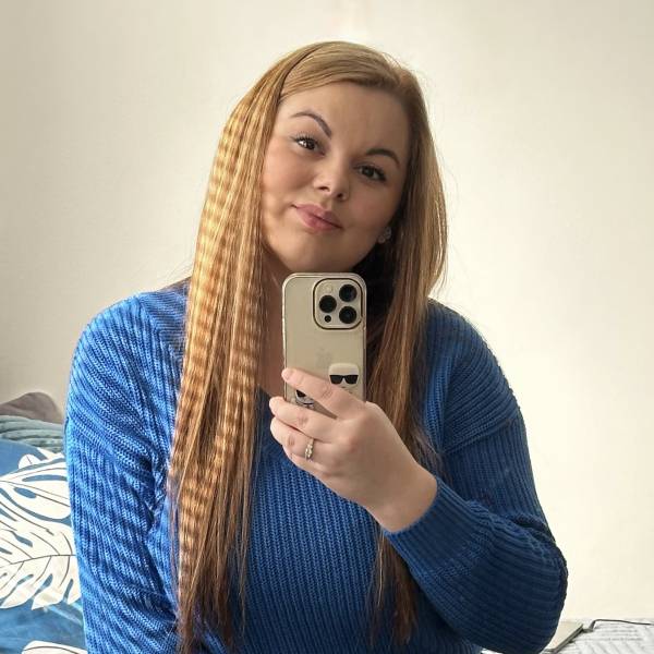 modelka s ID 0102HXNEH4 p021