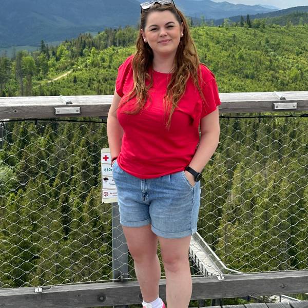 modelka s ID 0102HXNEH4 p031