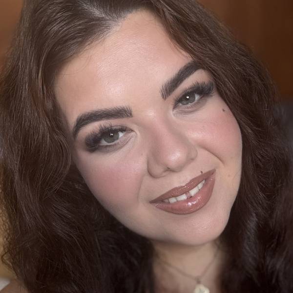 modelka s ID 0102HYH2H8 p021