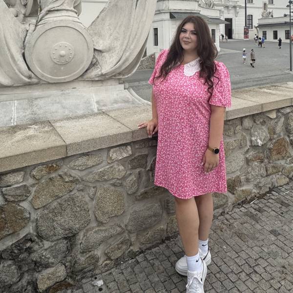 modelka s ID 0102HYH2H8 p031