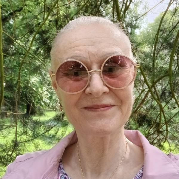 modelka s ID 0102HZDDDL p021