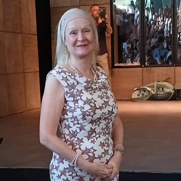 modelka s ID 0102HZDDDL p031