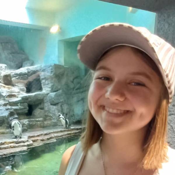 modelka s ID 0102HZMZJX p021