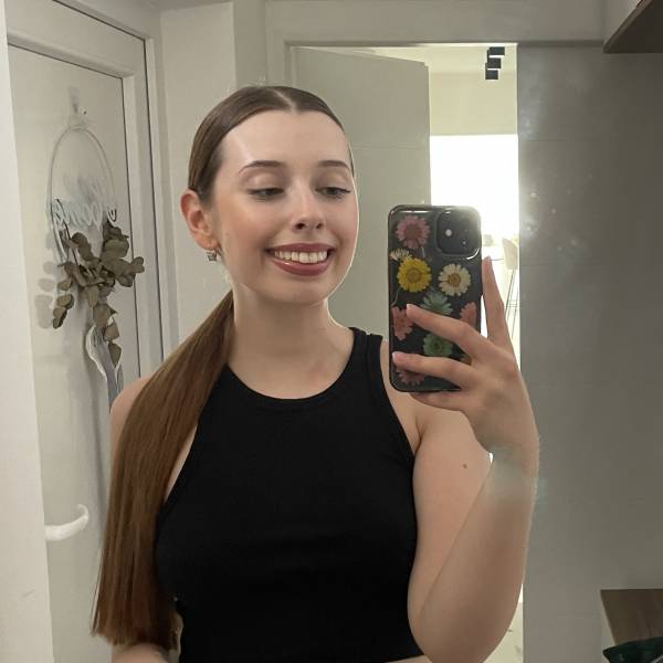 modelka s ID 0102HZVRIZ p021