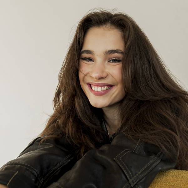 modelka s ID 0102I00BPW p021