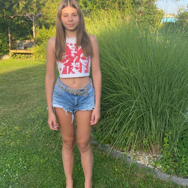 modelka s ID 0102I0A8TI p031