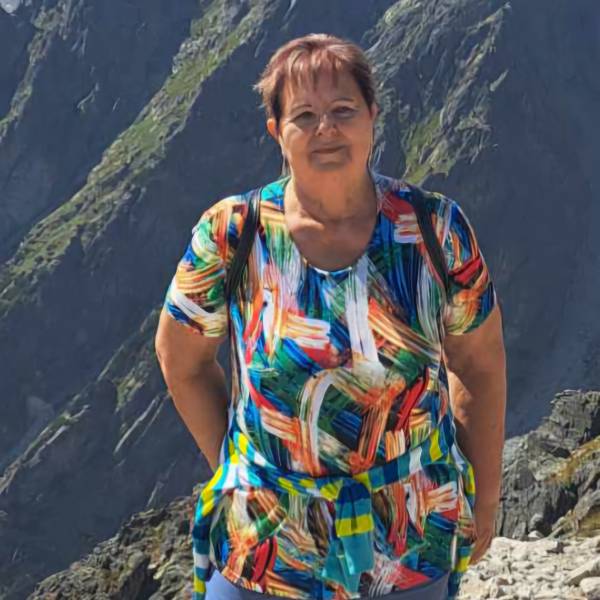 modelka s ID 0102I8KOEU p031