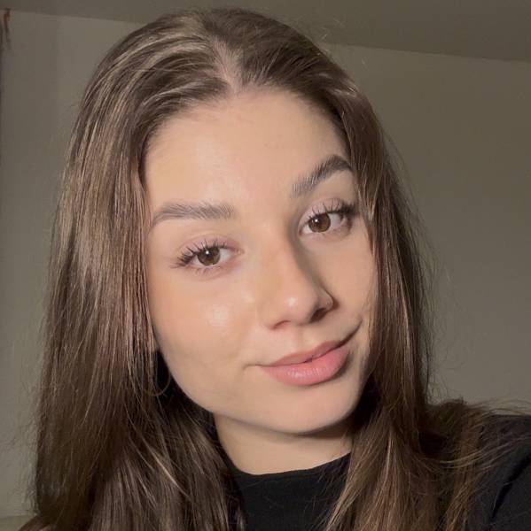 modelka s ID 0102IBEASC p021