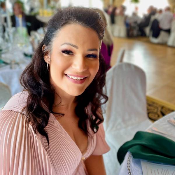 modelka s ID 0102ID9BE3 p021