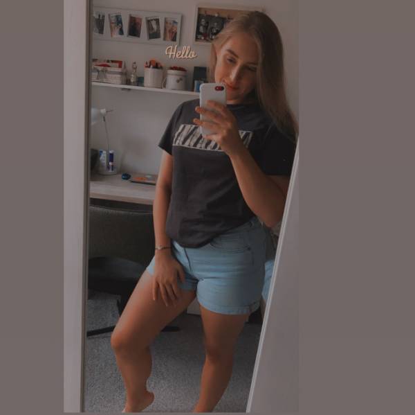 modelka s ID 0102II3PJQ p031