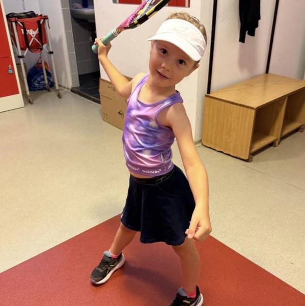 modelka s ID 0102IIHR05 p031